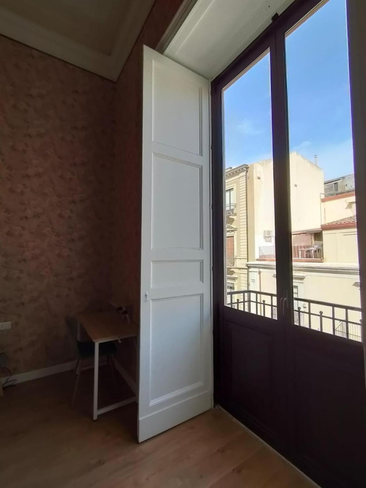 Hibiscus - Etnea Rooms Катанія Екстер'єр фото