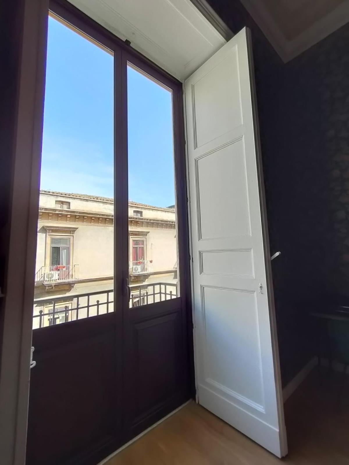 Hibiscus - Etnea Rooms Катанія Екстер'єр фото